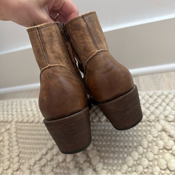 SHYANNE LEATHER RUSTIC TAN ANKLE COWGIRL BOOTS BOOTIES ROUND TOE - Picture 5 of 9